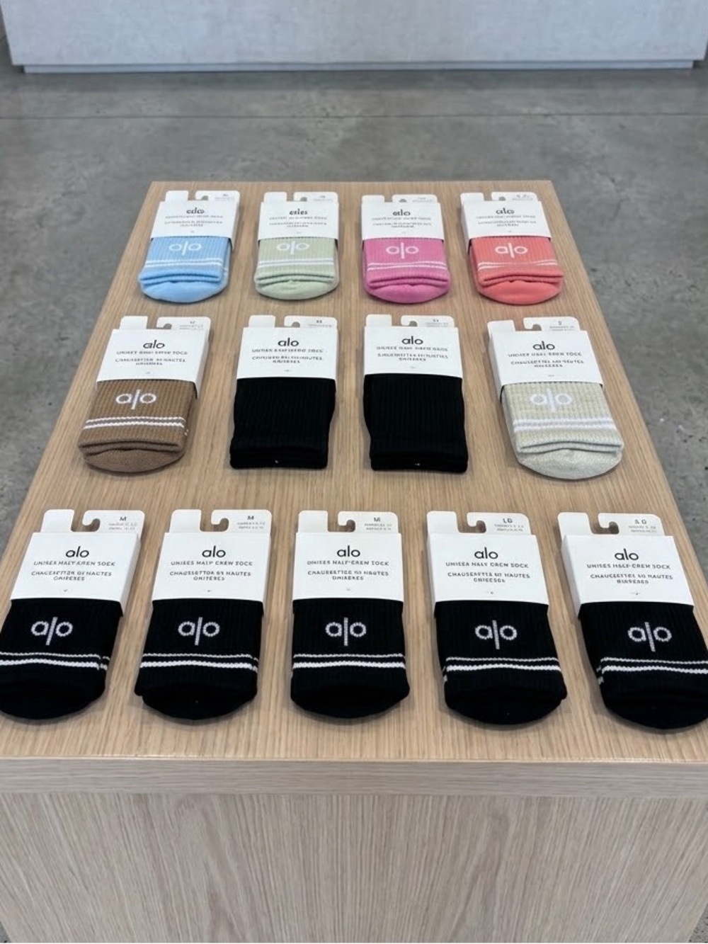 ALO Yoga Crew Socks black beige pink green blue nwt